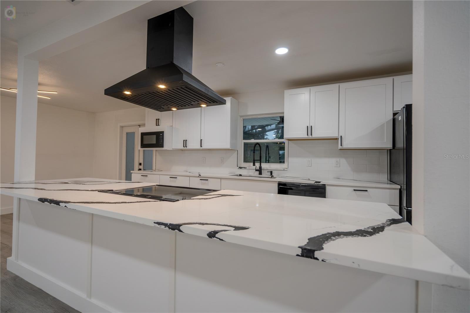611 ROOKS RD — photo 11
