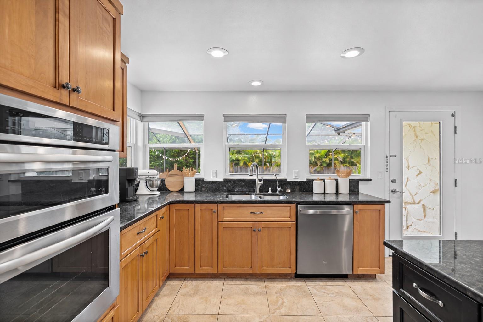 1570 HIGH BLUFF DR — photo 25