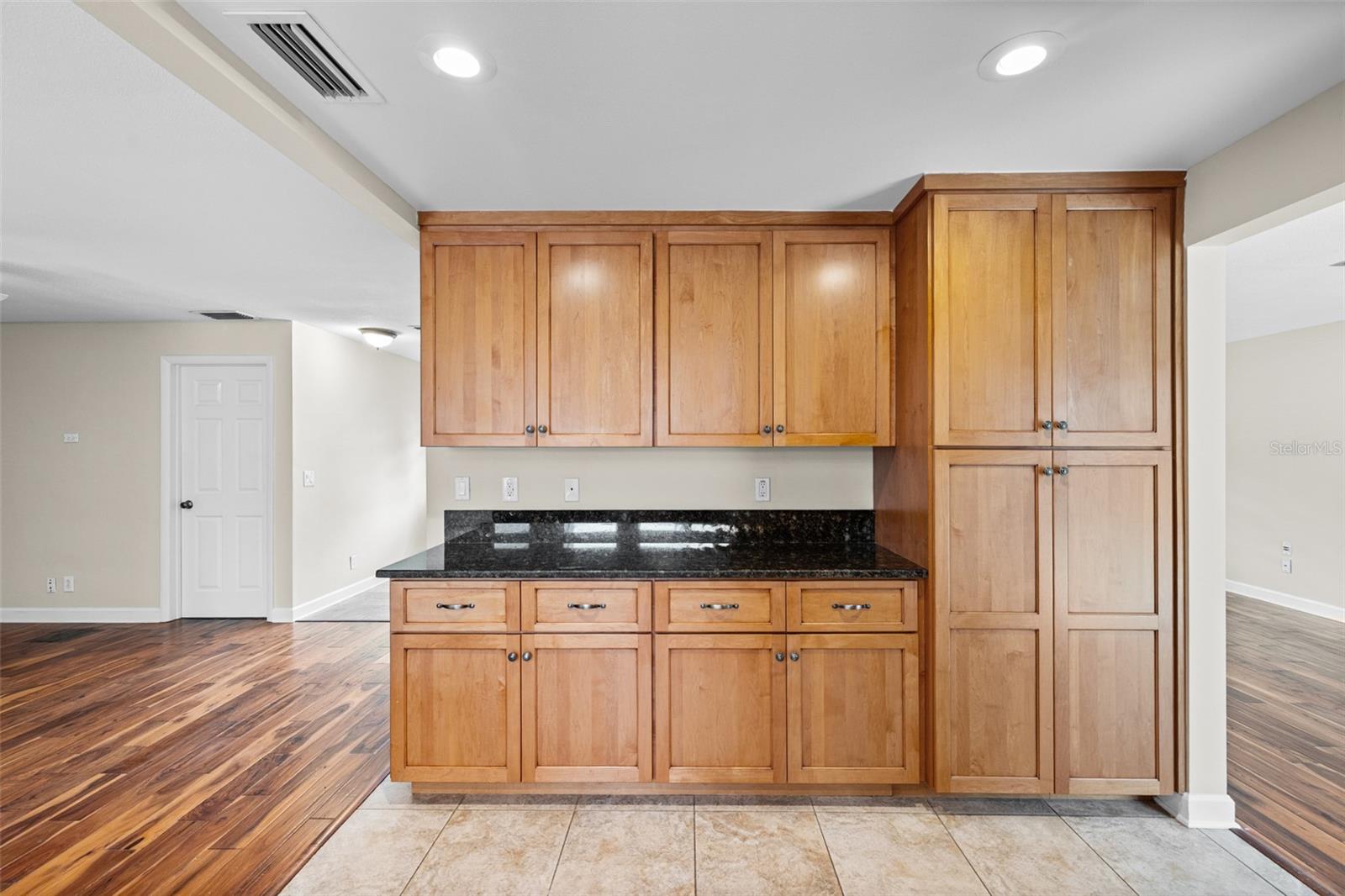 1570 HIGH BLUFF DR — photo 23