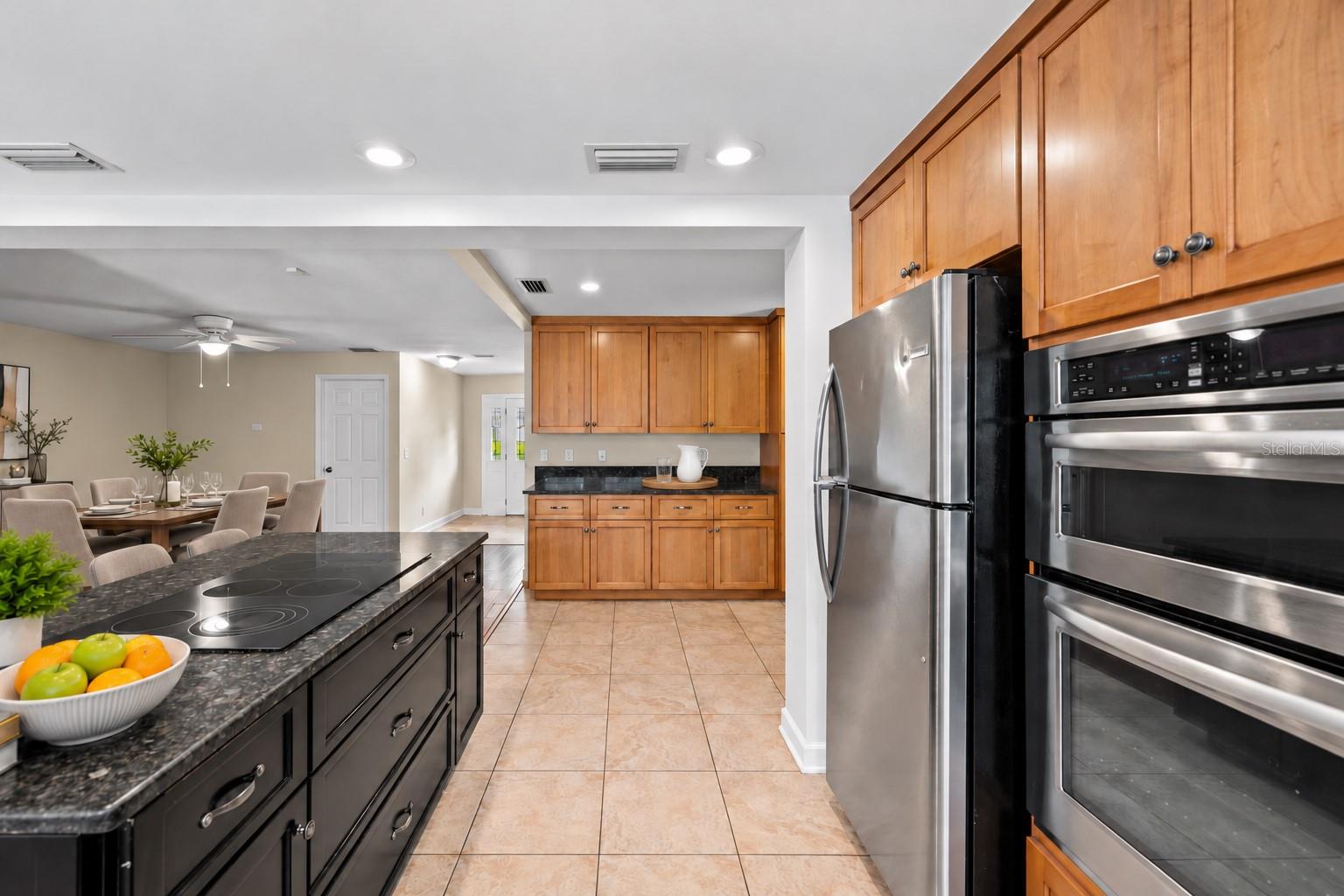 1570 HIGH BLUFF DR — photo 26