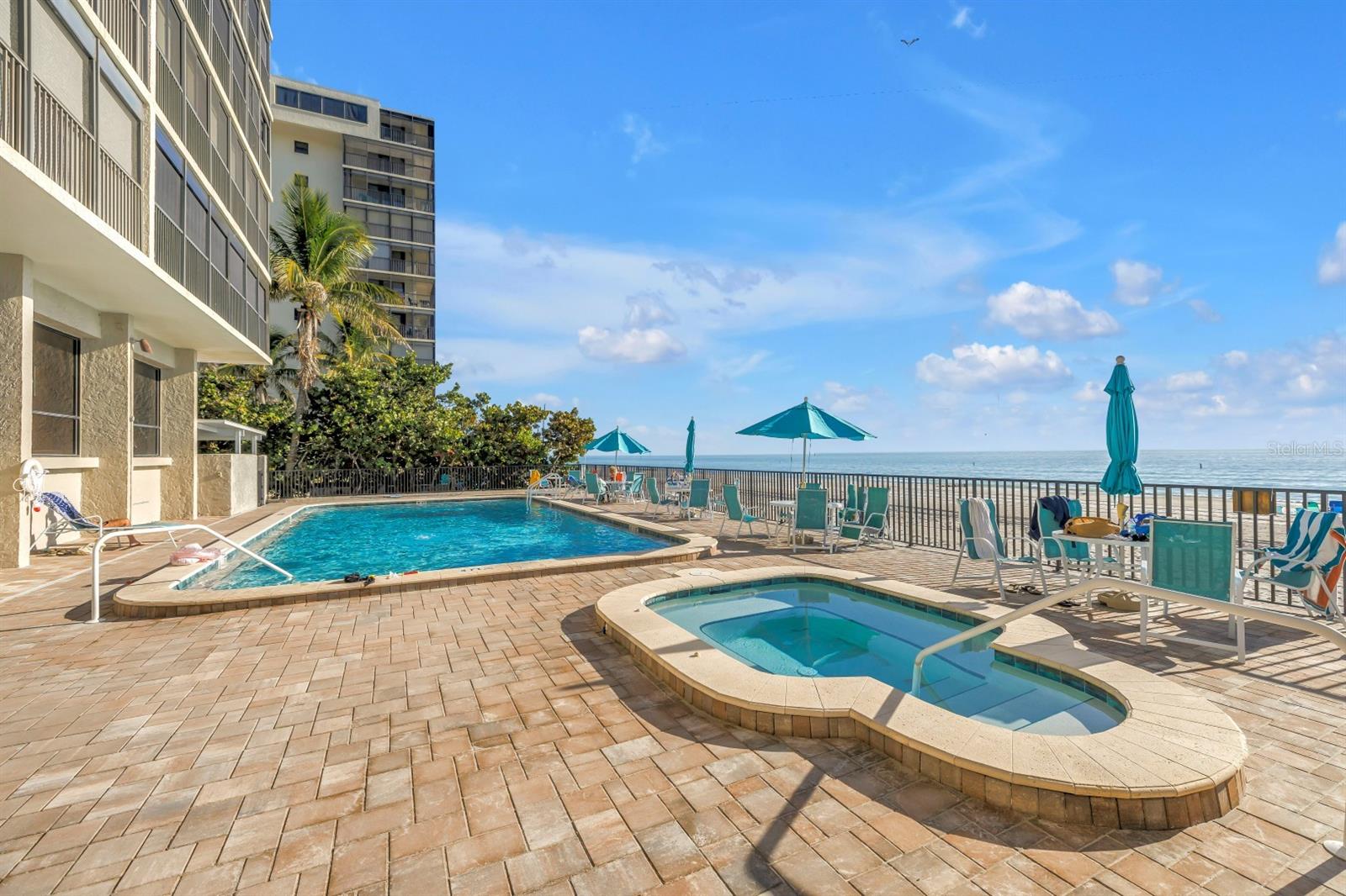 15462 GULF BLVD #1006 — photo 37