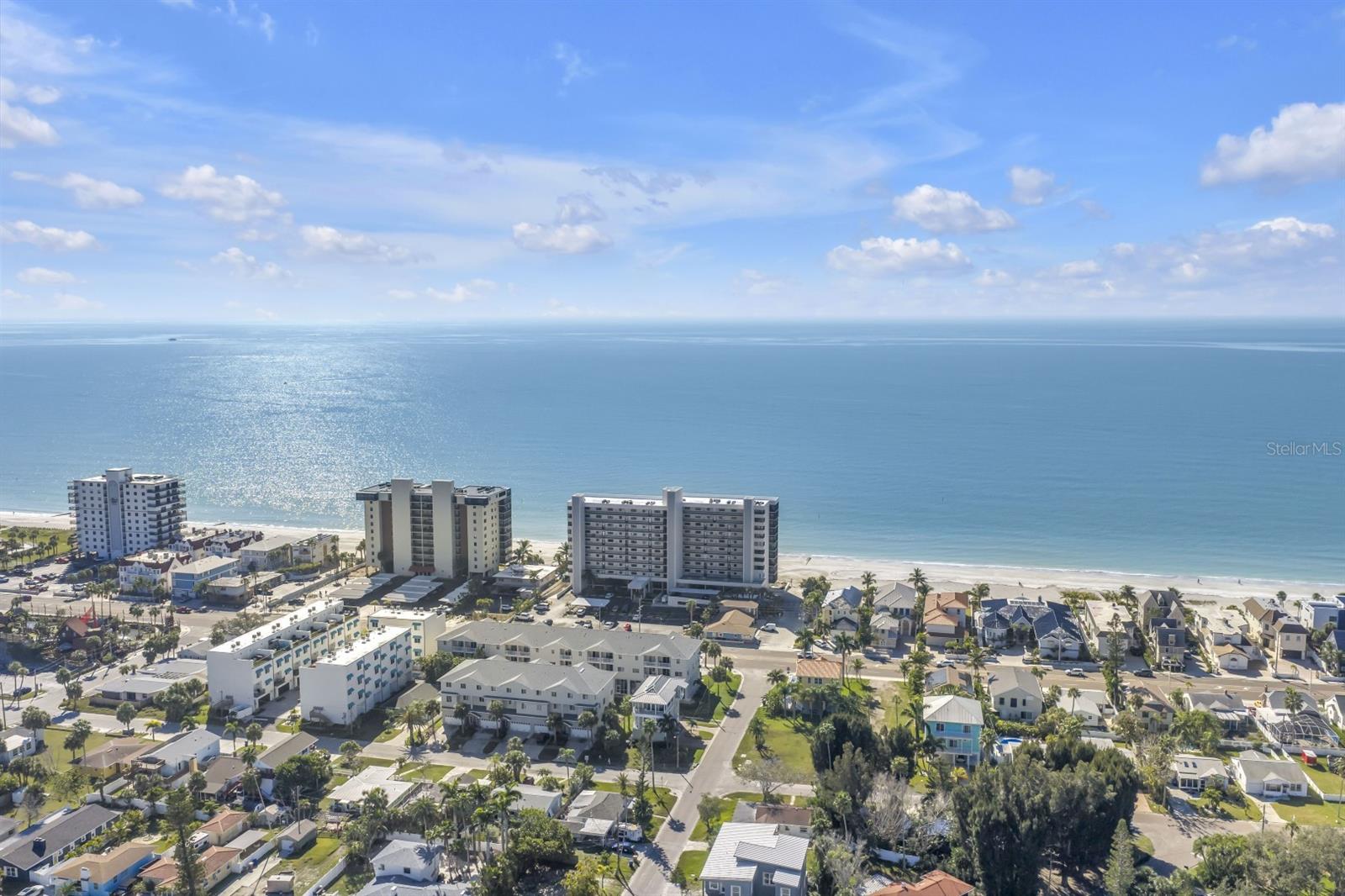 15462 GULF BLVD #1006 — photo 35