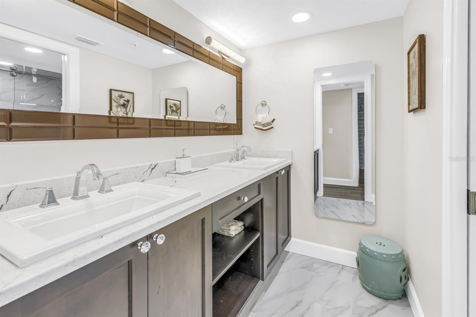 15462 GULF BLVD #1006 — photo 11