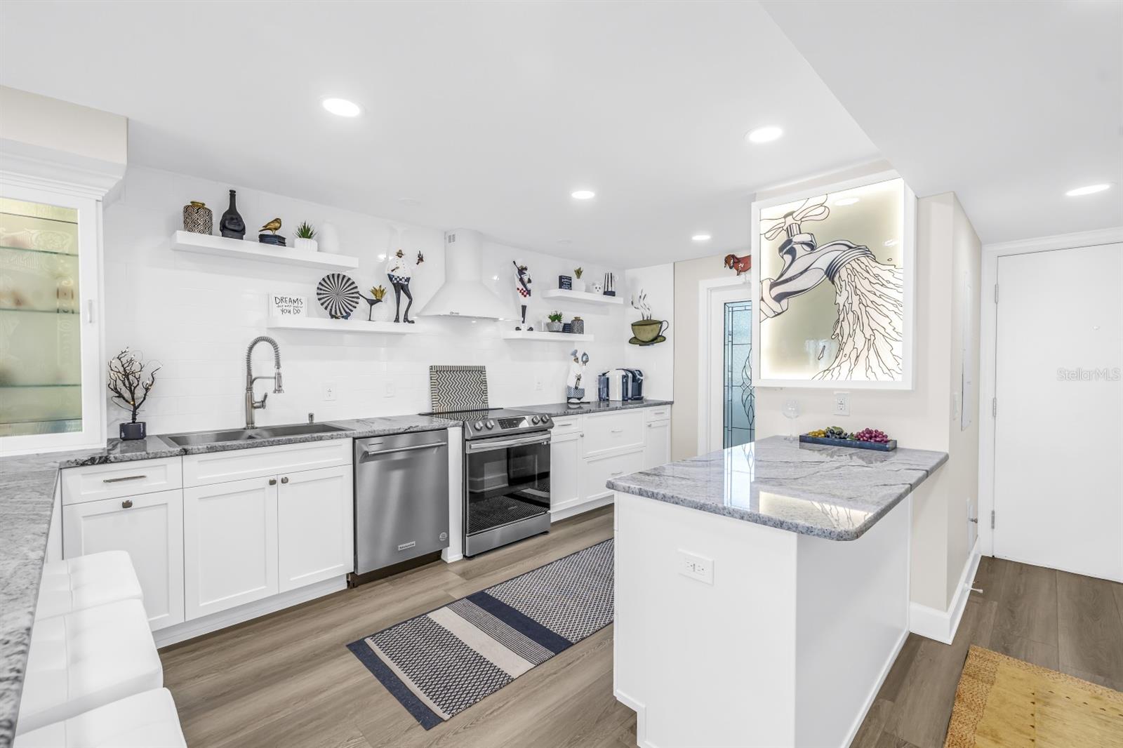 15462 GULF BLVD #1006 — photo 7