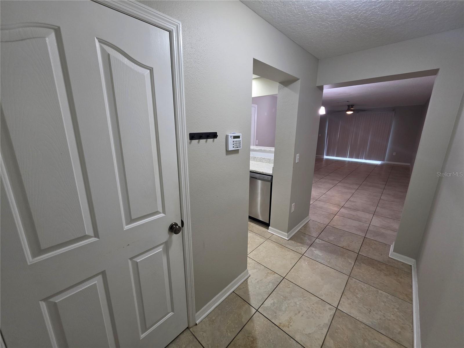 8110 SILENT CREEK DR — photo 2