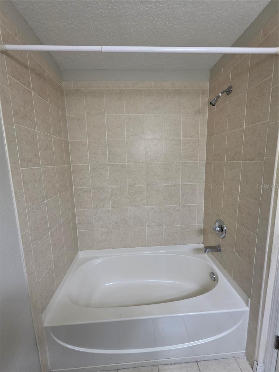 8110 SILENT CREEK DR — photo 10