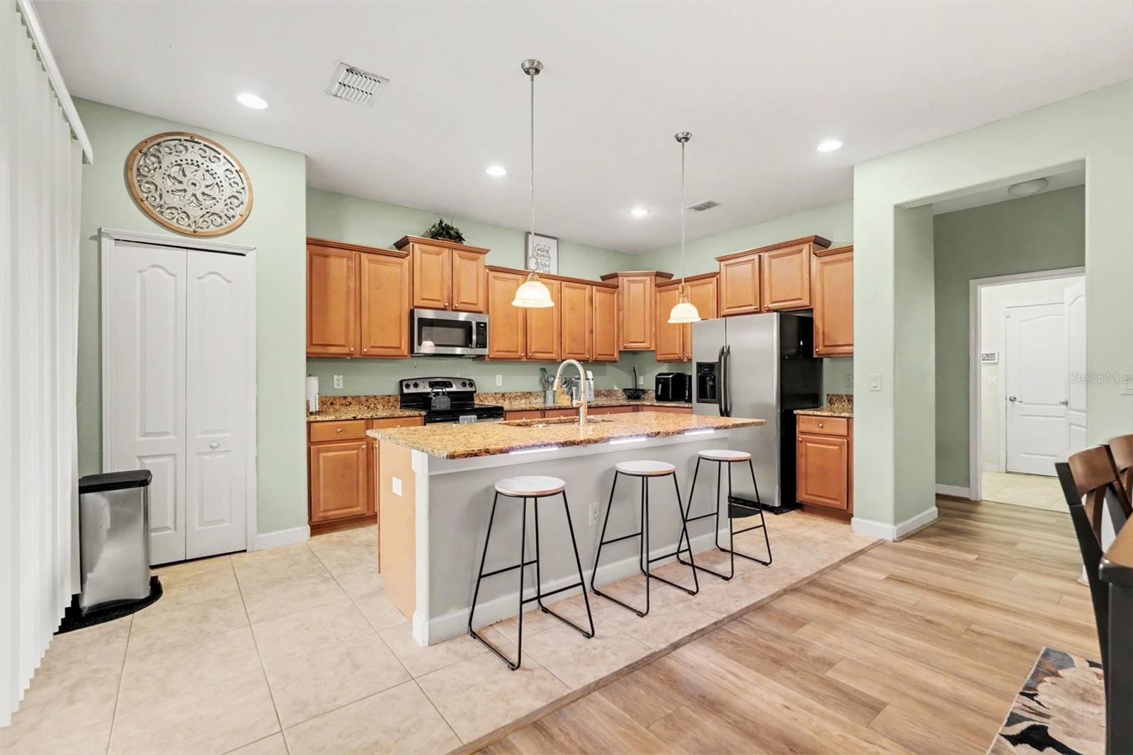 20443 AUTUMN FERN AVE — photo 11