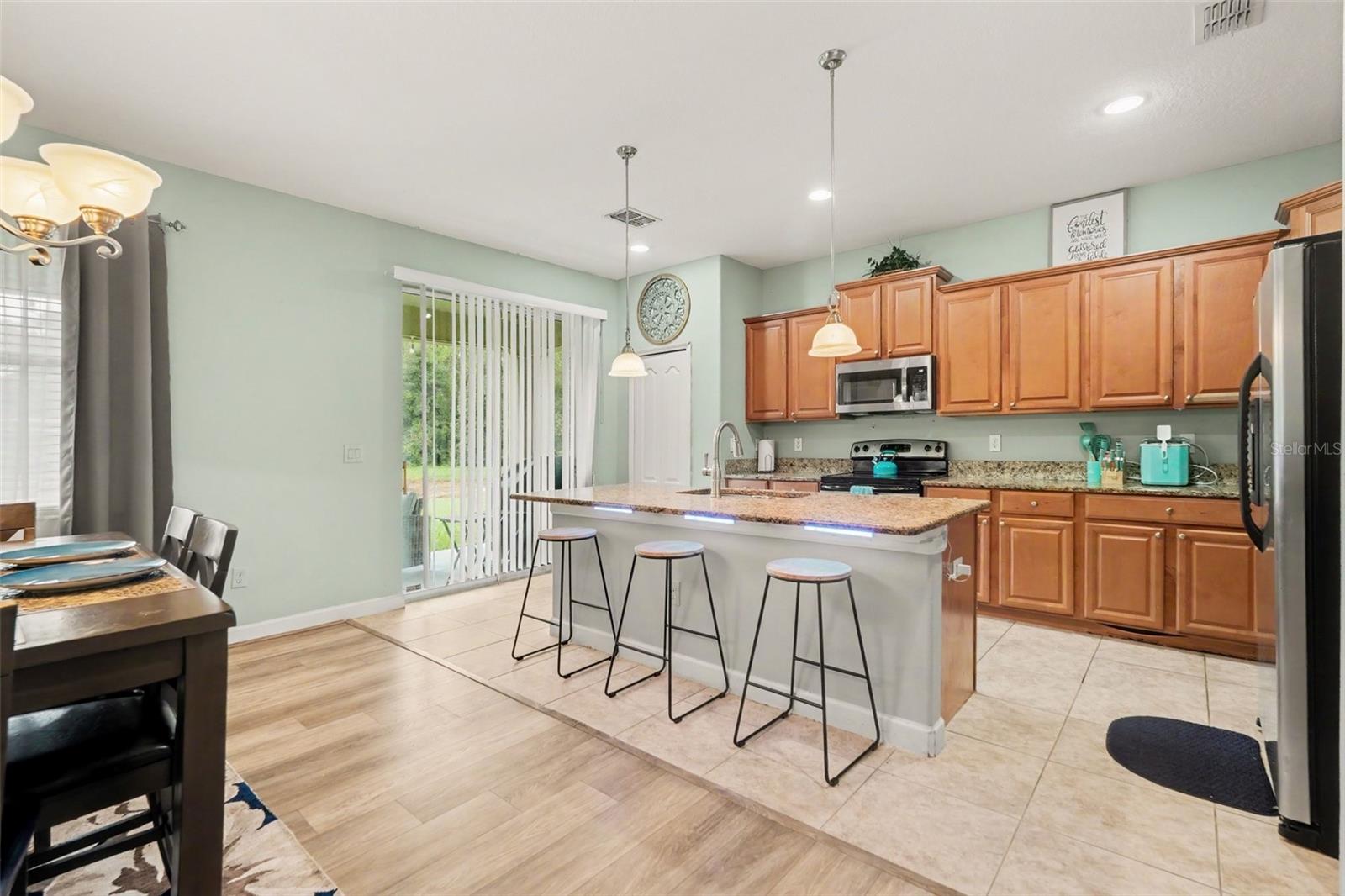 20443 AUTUMN FERN AVE — photo 10