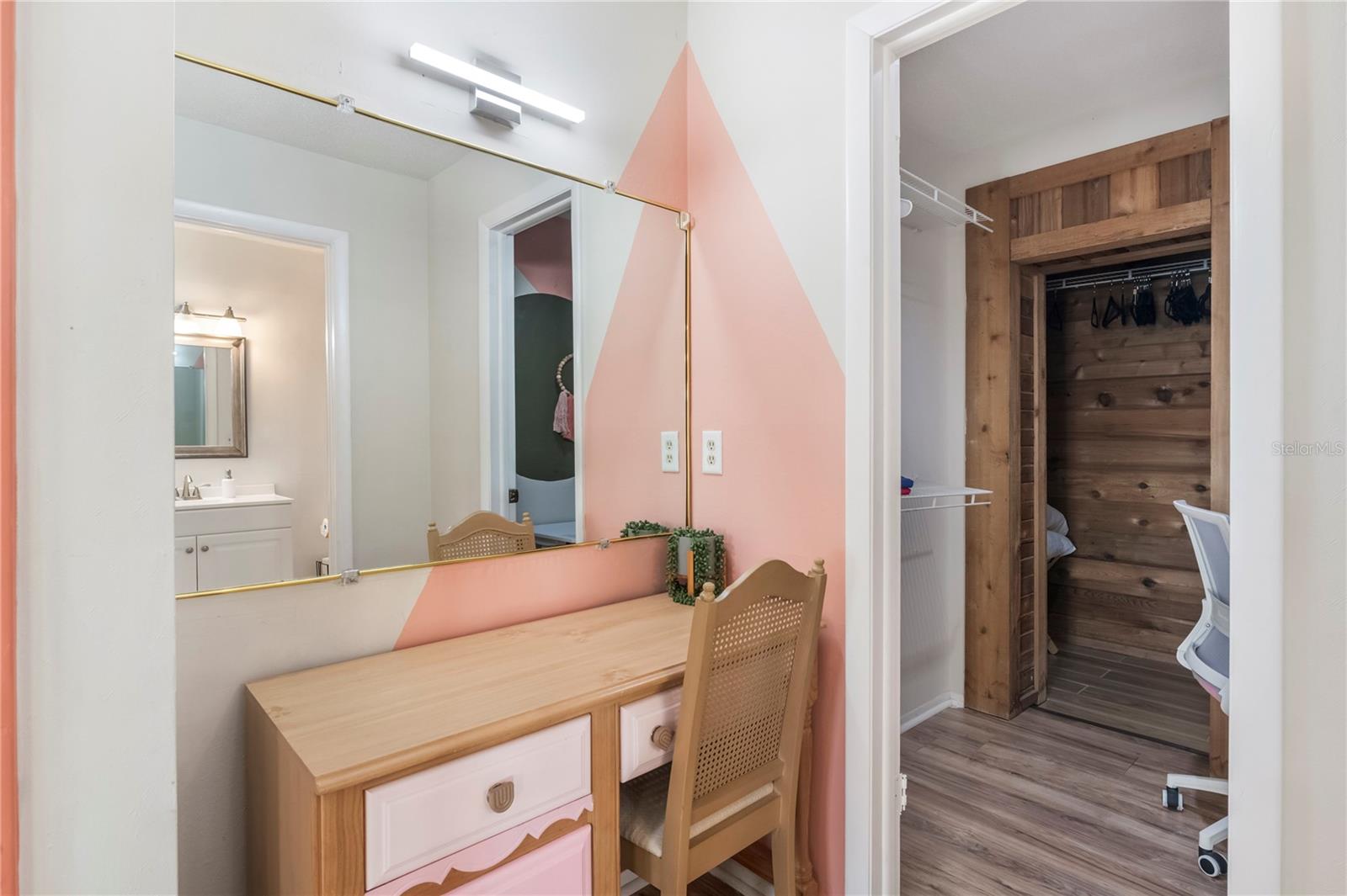 4018 SANDPOINTE DR — photo 35
