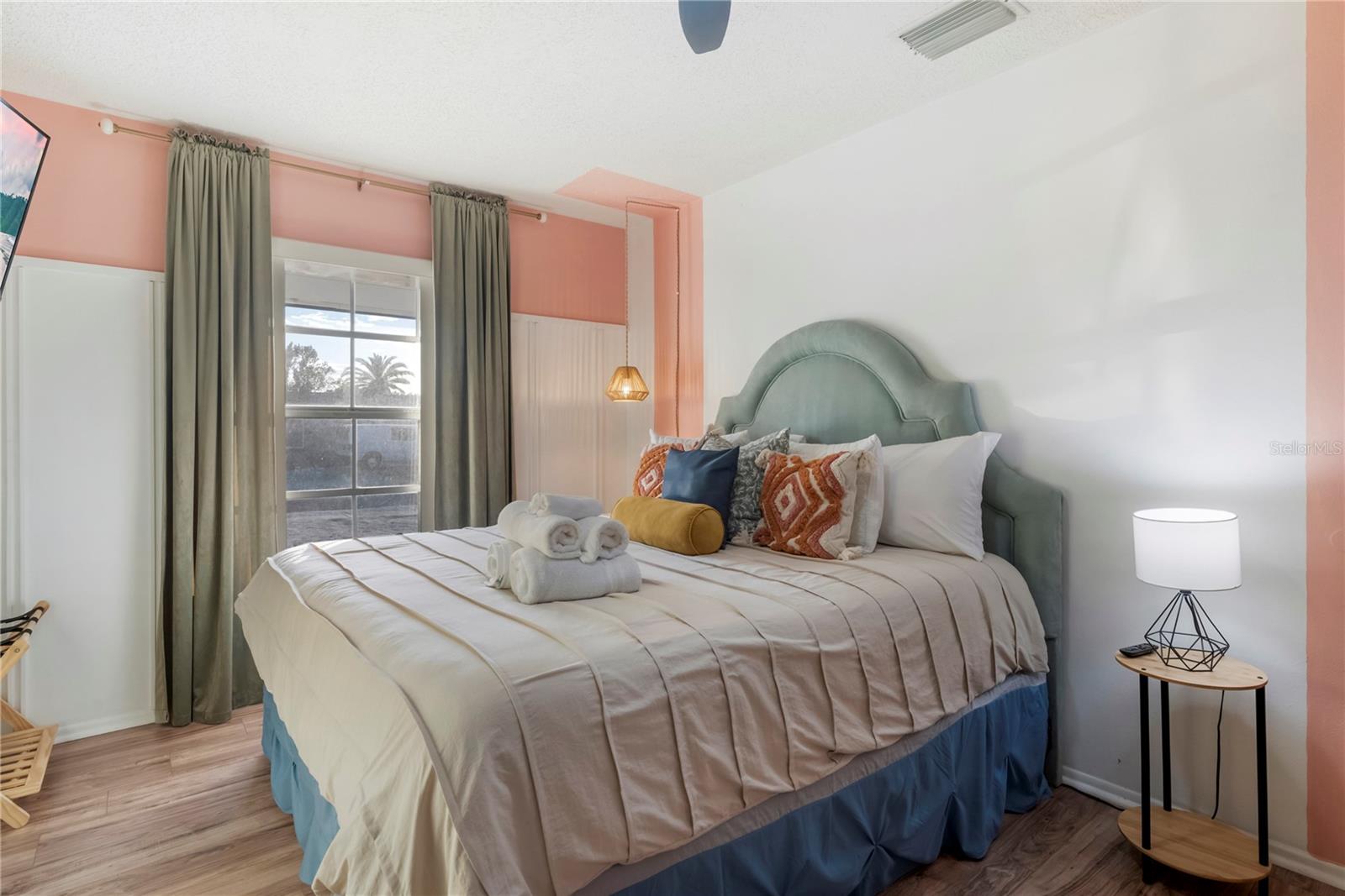 4018 SANDPOINTE DR — photo 32