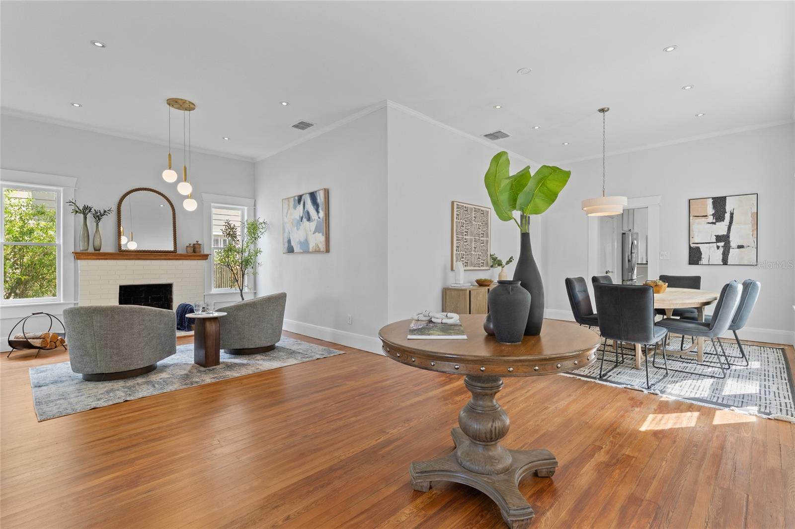 2410 W JETTON AVE — photo 5