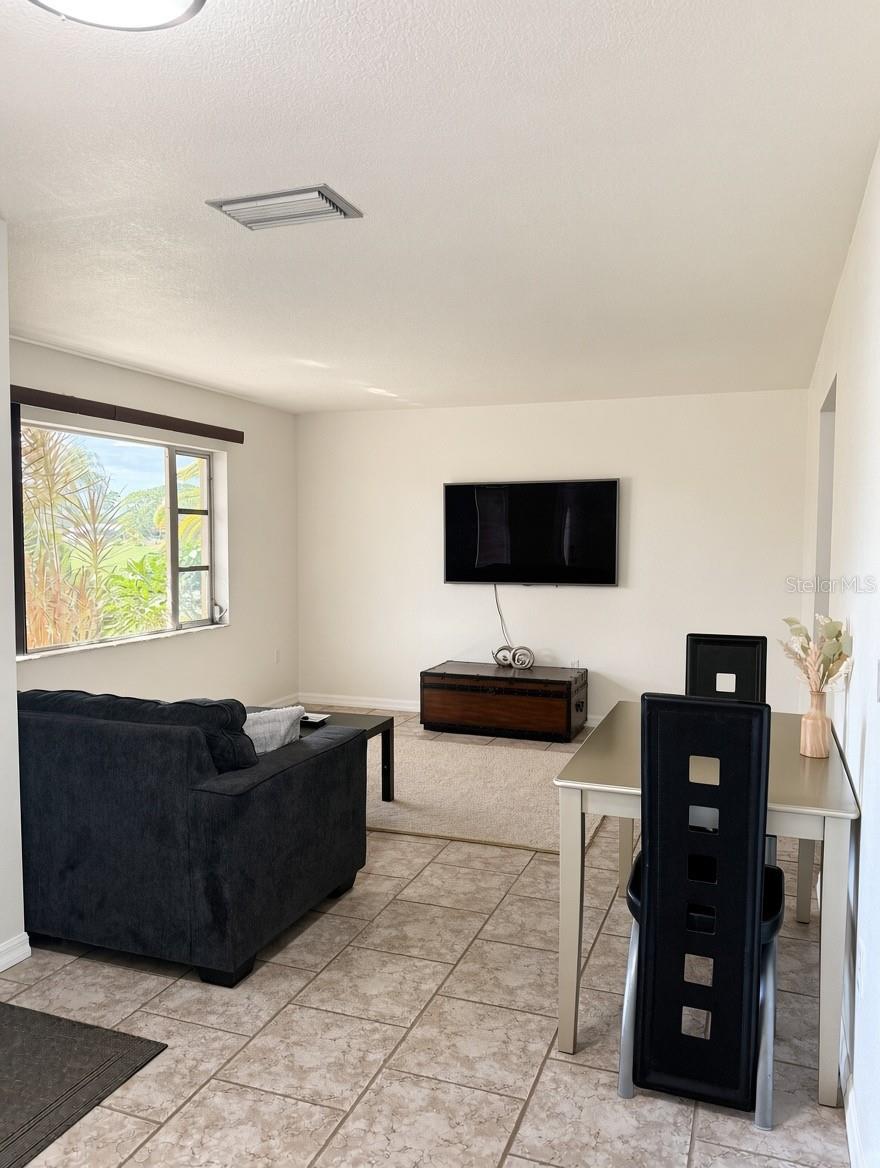 470 RUBENS DR E — photo 4
