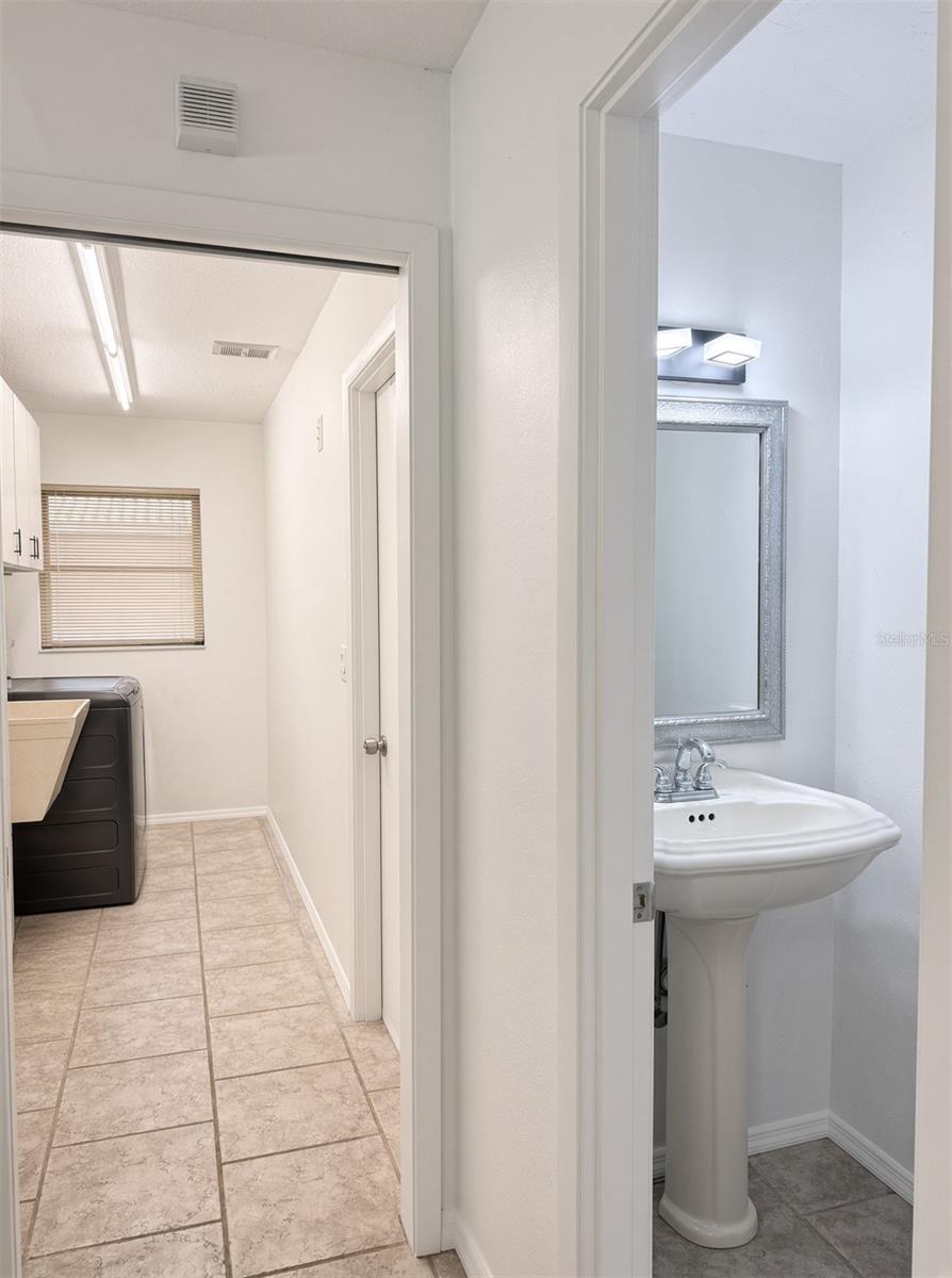 470 RUBENS DR E — photo 21