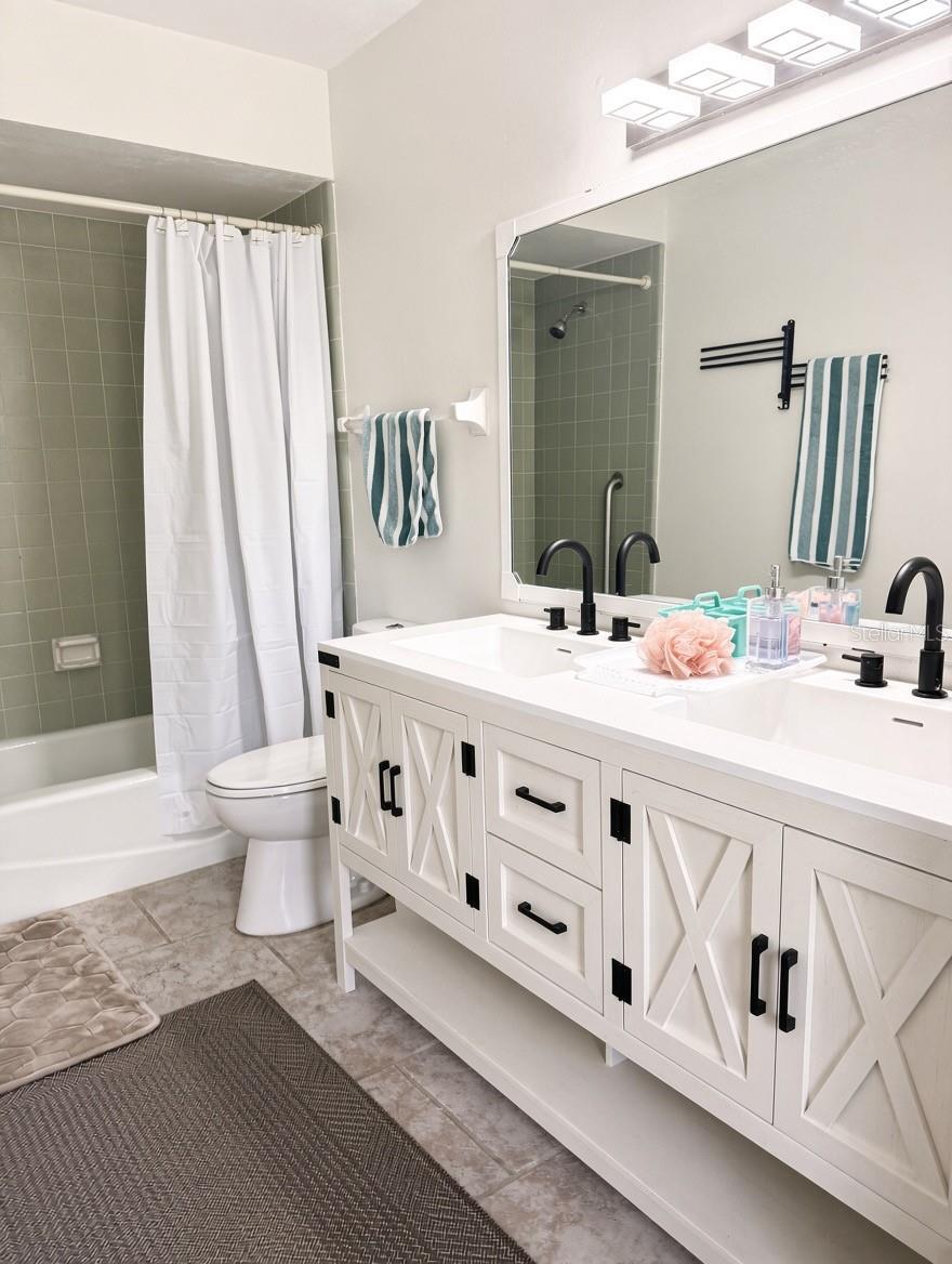 470 RUBENS DR E — photo 14