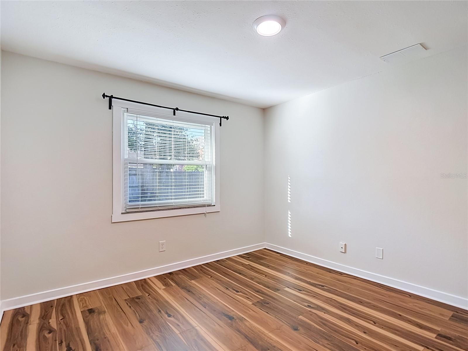 607 BREEZEWAY CT — photo 21
