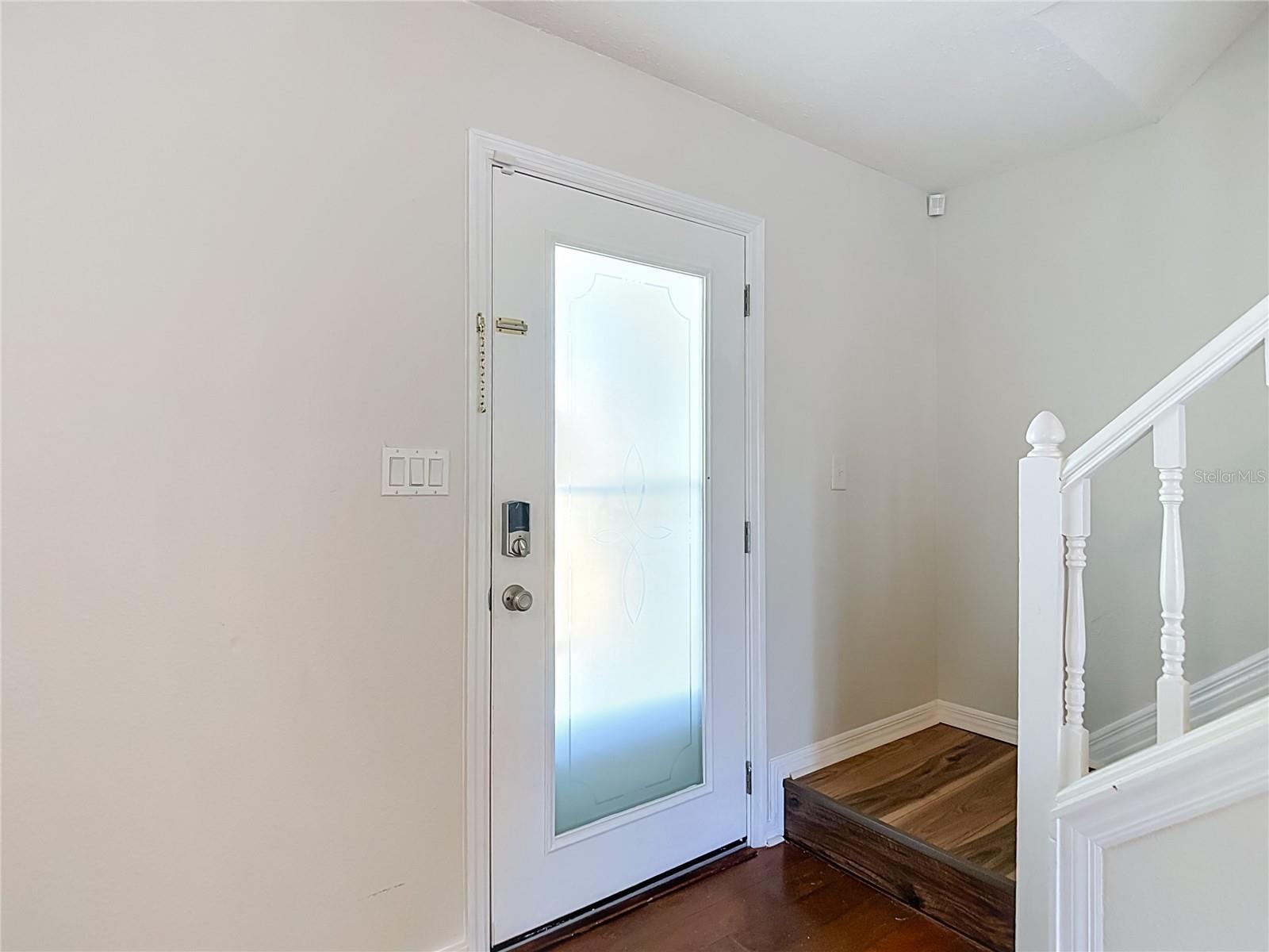 607 BREEZEWAY CT — photo 6