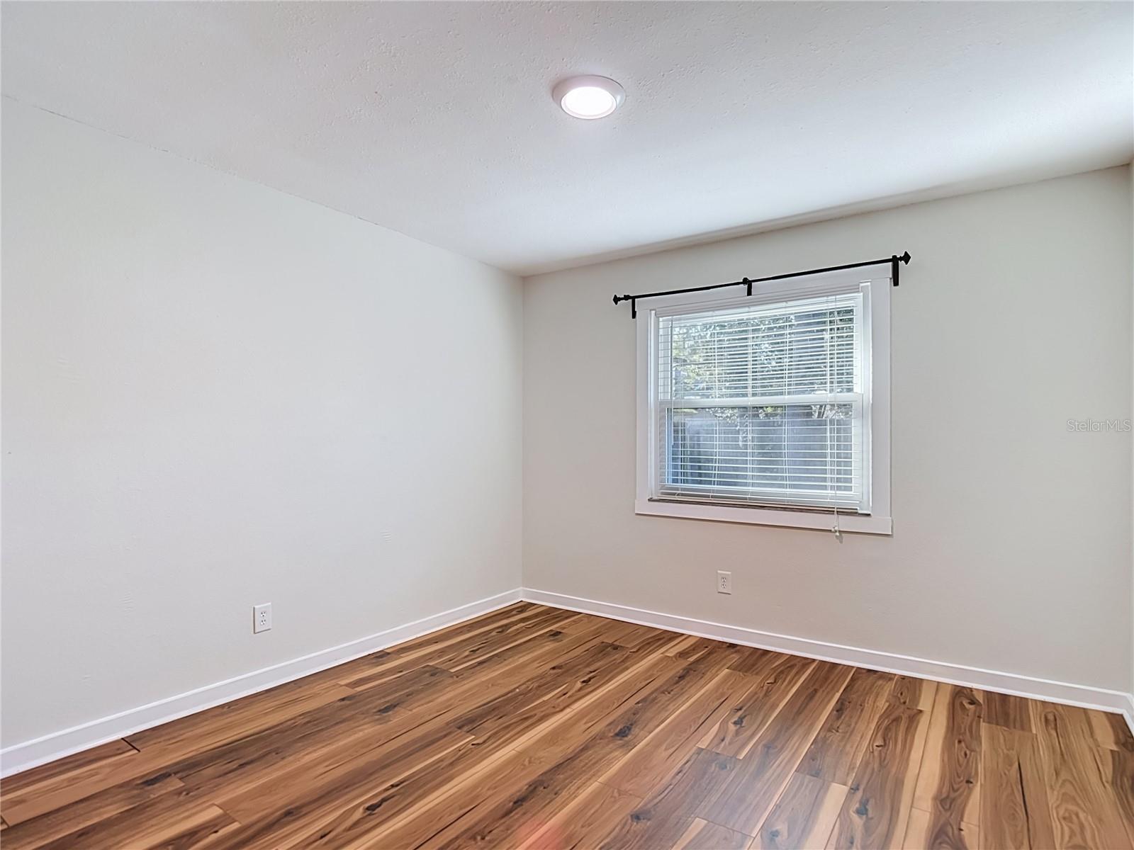 607 BREEZEWAY CT — photo 20