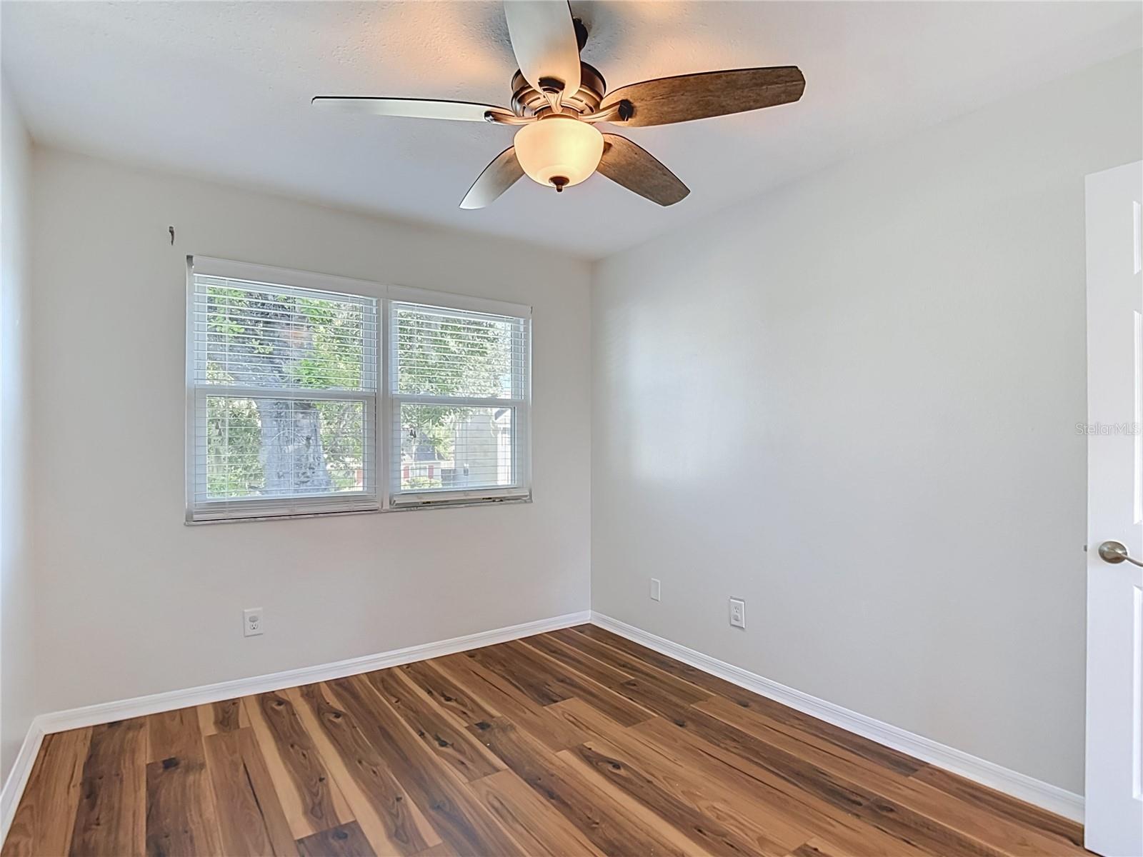 607 BREEZEWAY CT — photo 29