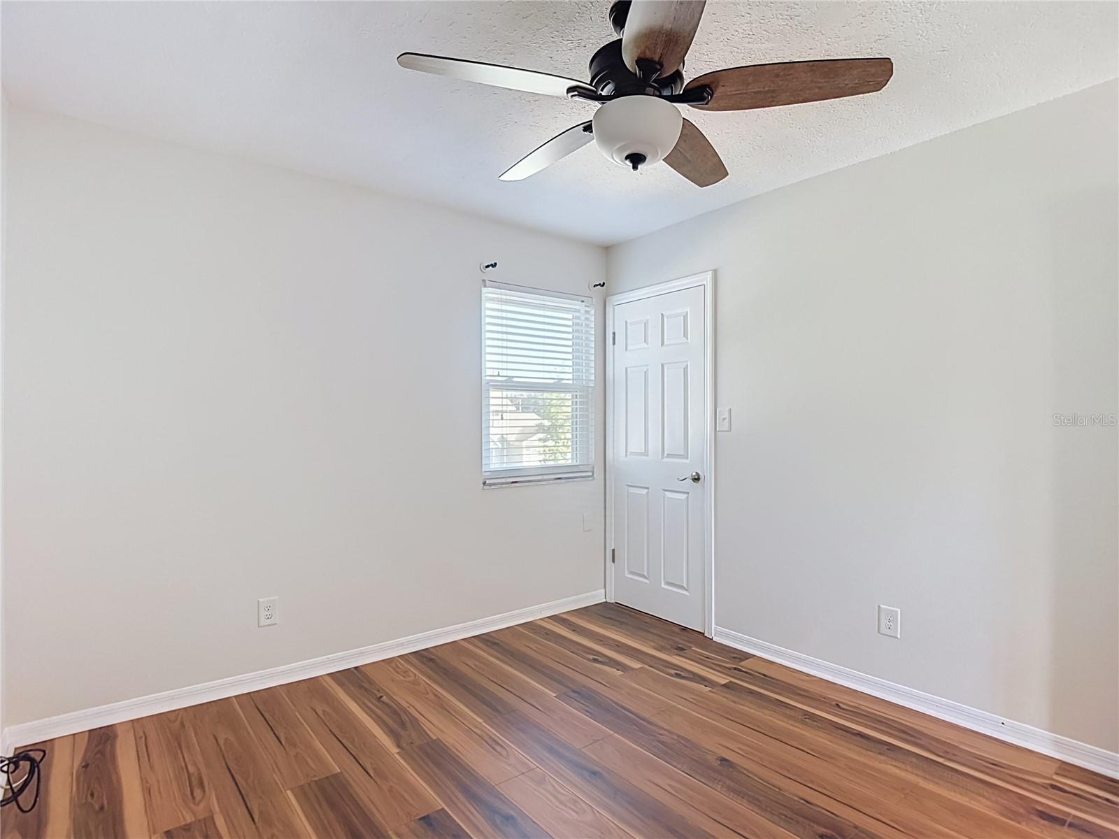 607 BREEZEWAY CT — photo 33