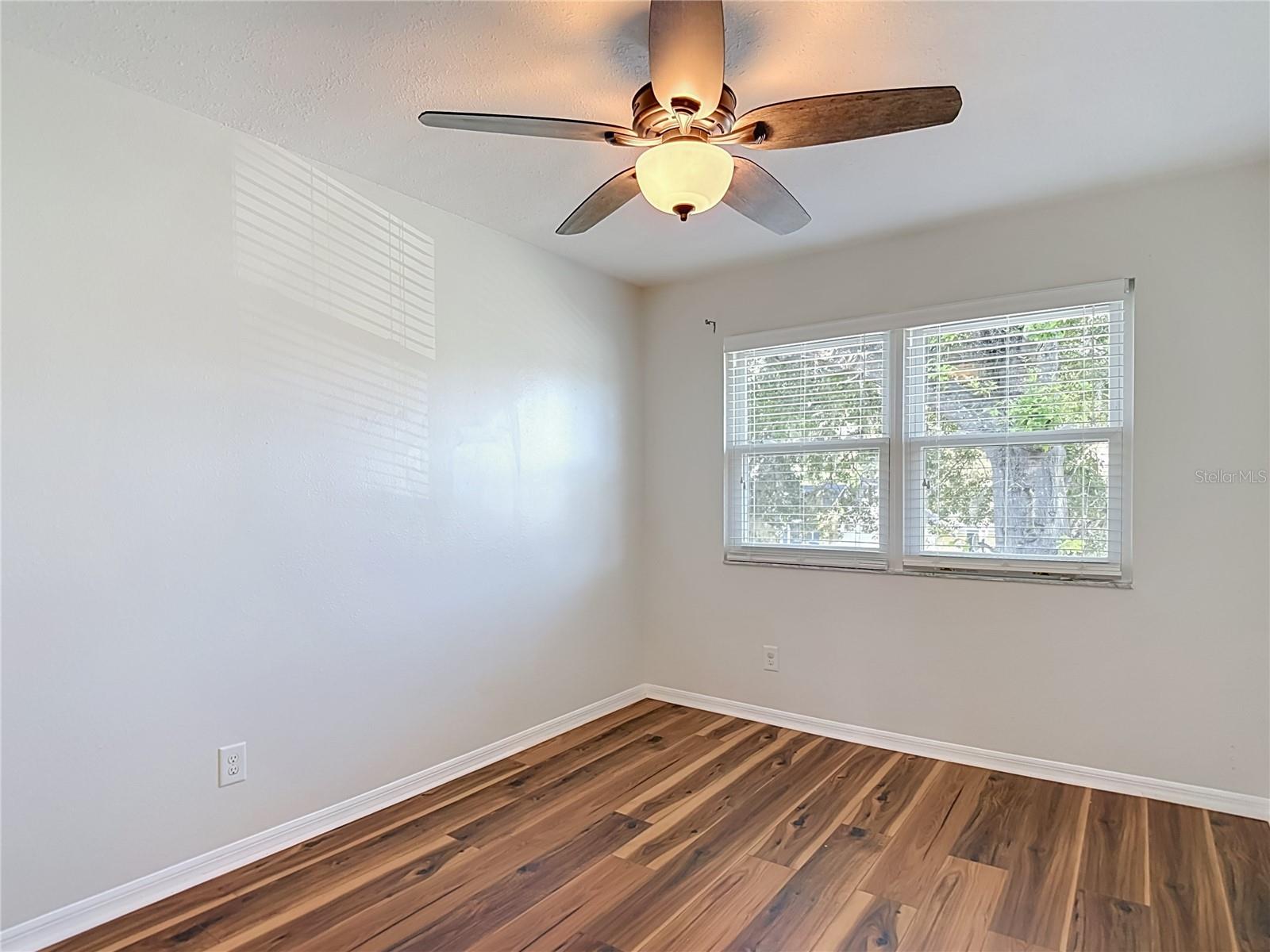 607 BREEZEWAY CT — photo 30