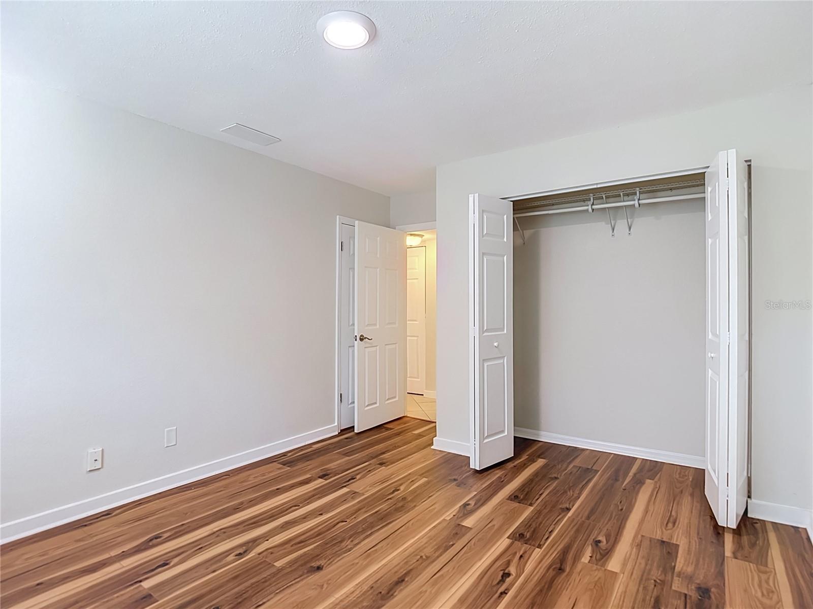 607 BREEZEWAY CT — photo 18