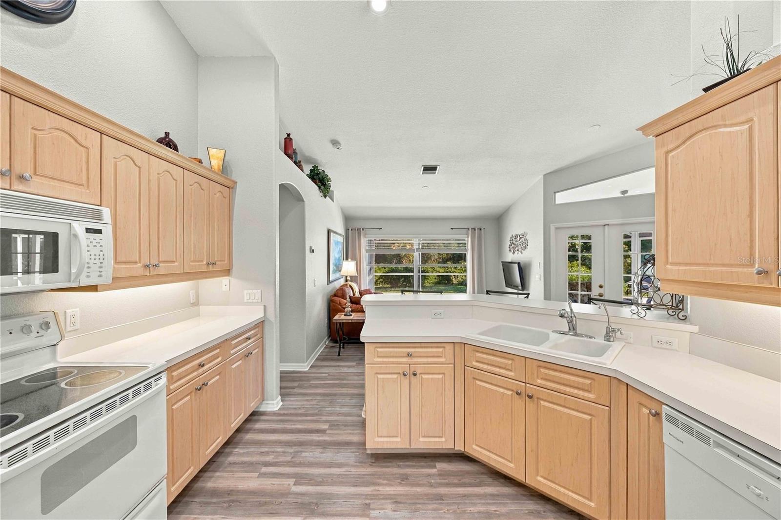 4840 FOXHALL RD — photo 14