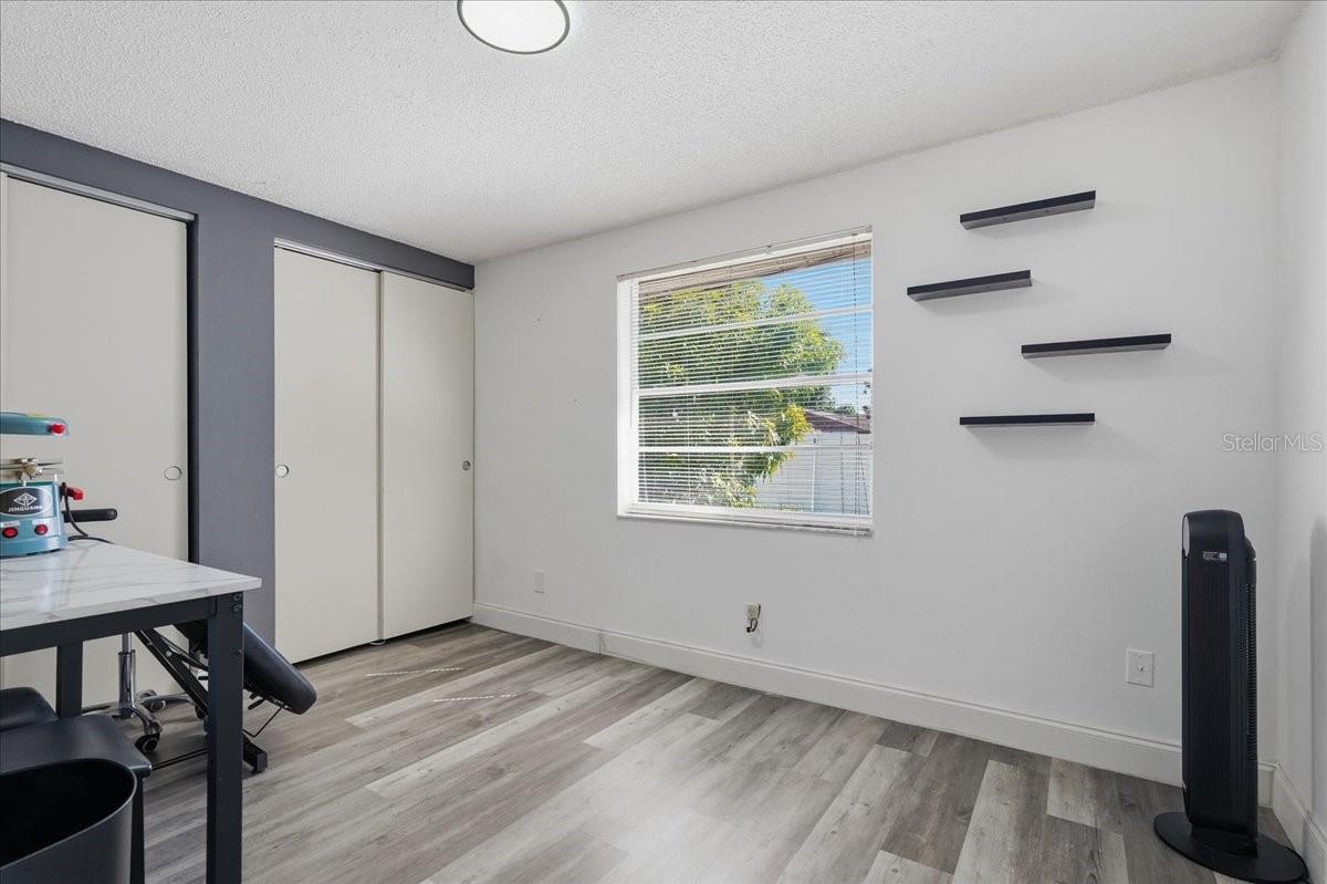 7603 WOODLAND OAKS CT — photo 19