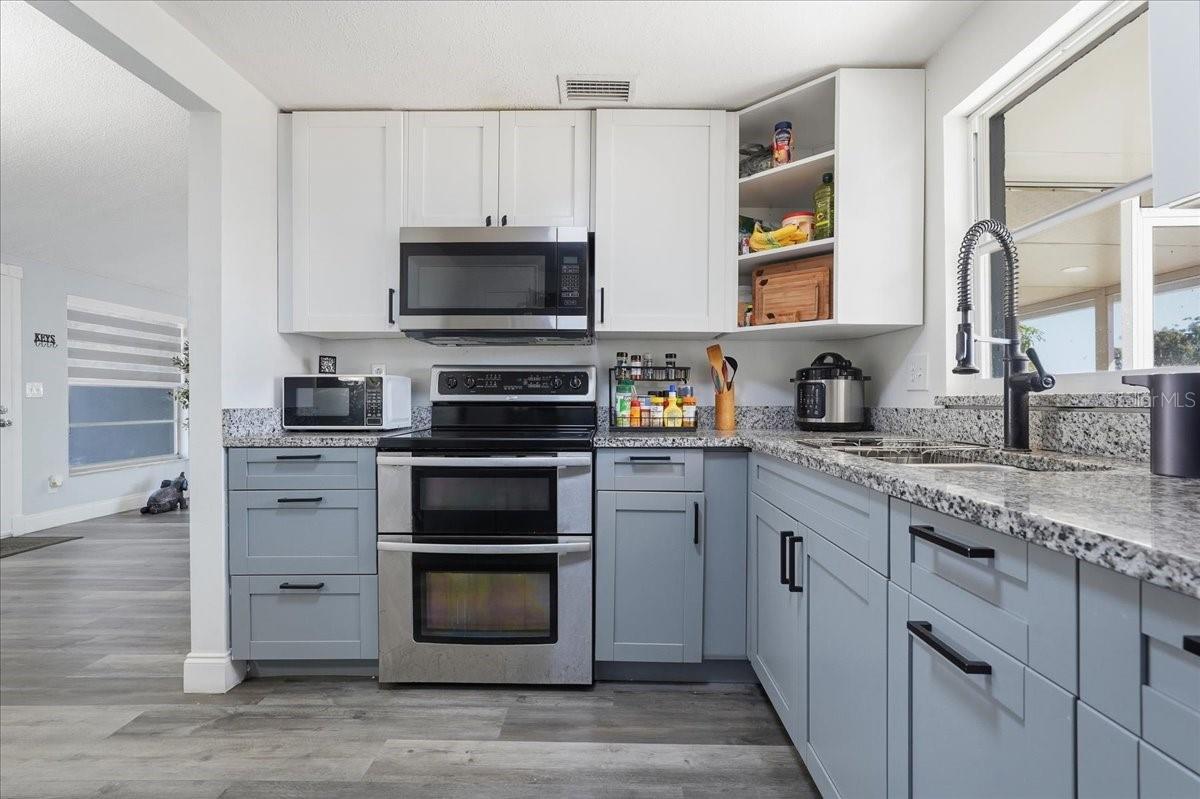 7603 WOODLAND OAKS CT — photo 14