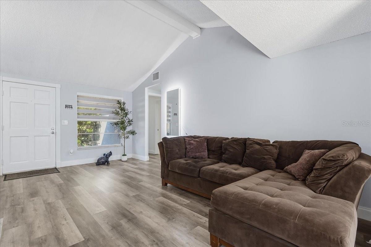 7603 WOODLAND OAKS CT — photo 7