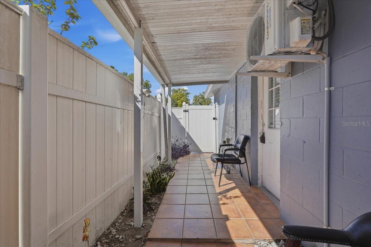 7603 WOODLAND OAKS CT — photo 46