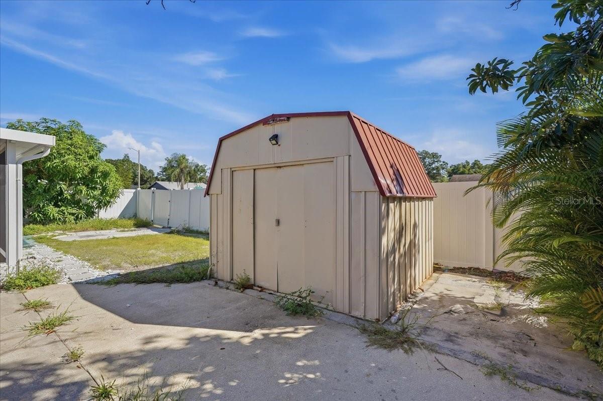 7603 WOODLAND OAKS CT — photo 31