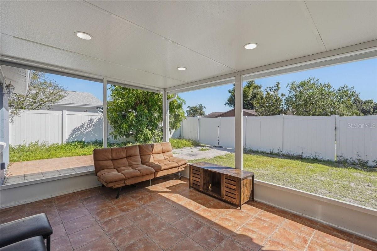7603 WOODLAND OAKS CT — photo 29