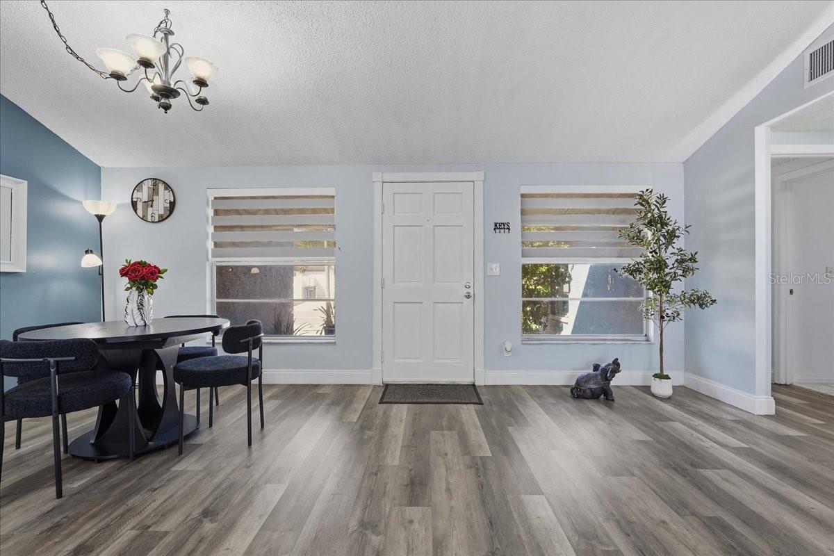 7603 WOODLAND OAKS CT — photo 3