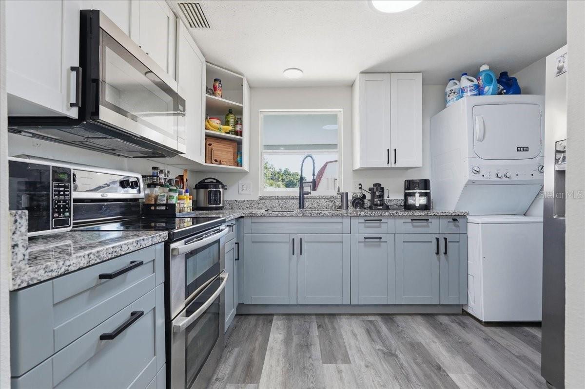 7603 WOODLAND OAKS CT — photo 13