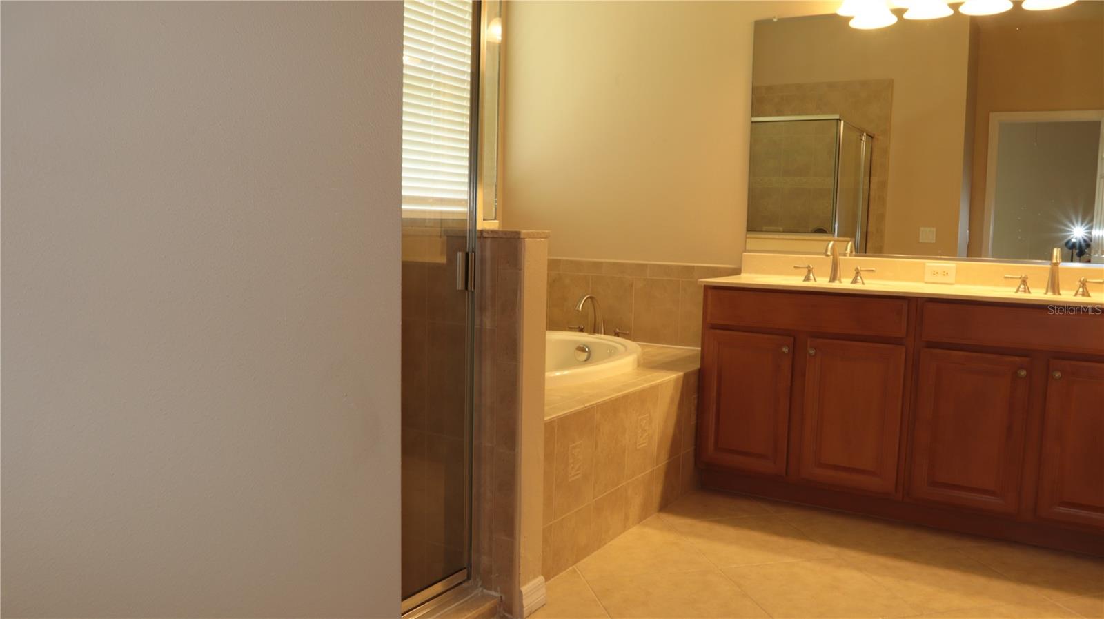 2552 HOBBLEBRUSH DR — photo 16