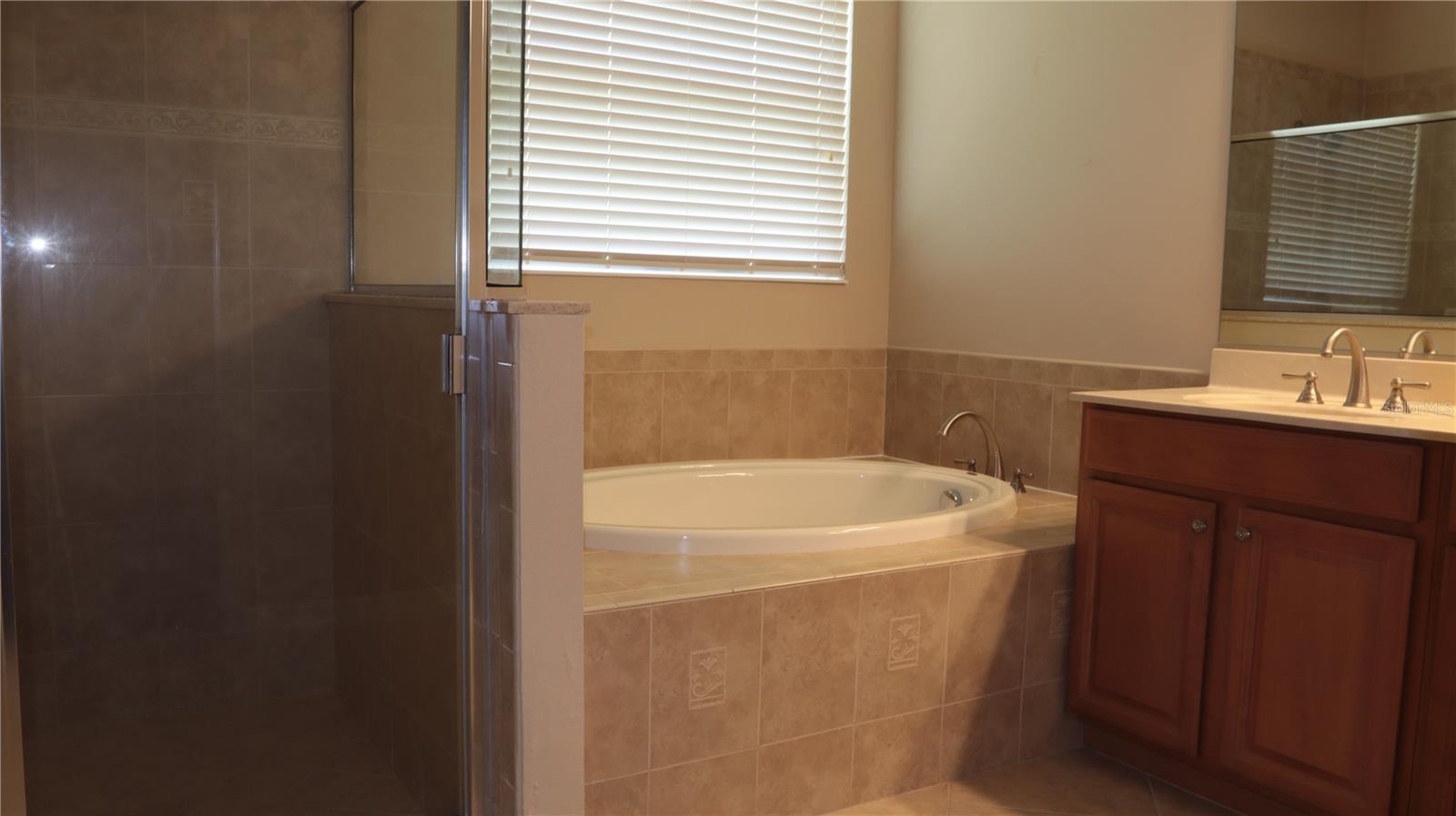 2552 HOBBLEBRUSH DR — photo 17