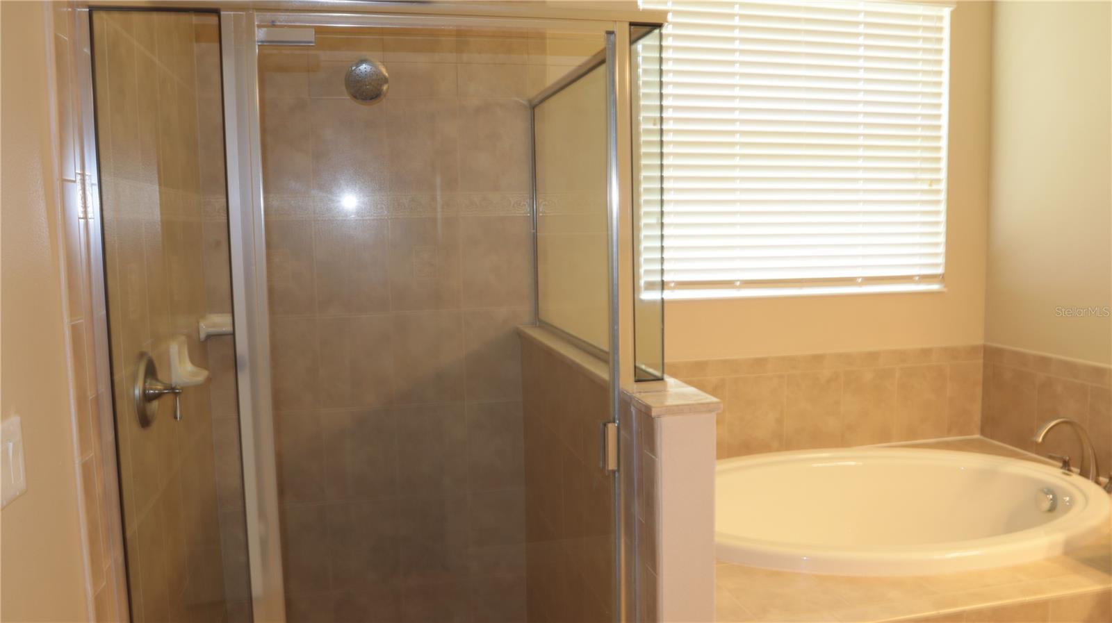 2552 HOBBLEBRUSH DR — photo 19
