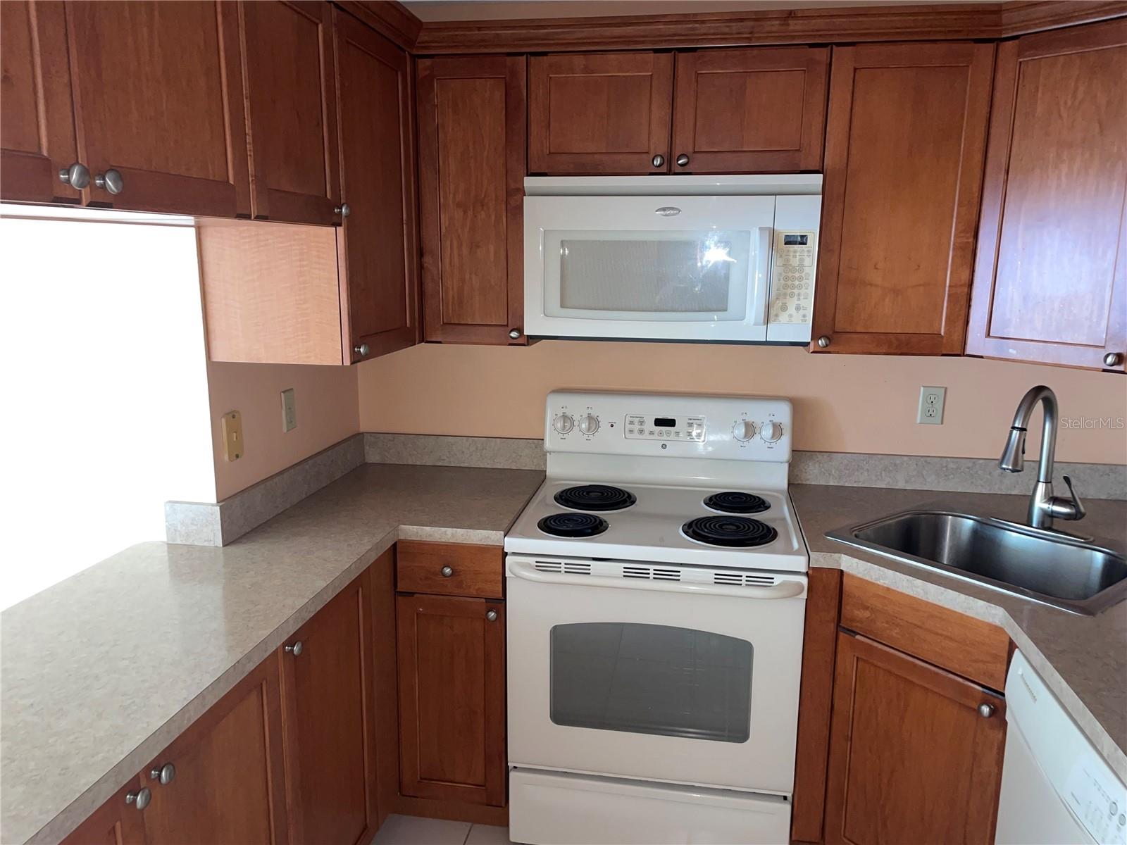 2642 PINE RIDGE WAY S #D1 — photo 14