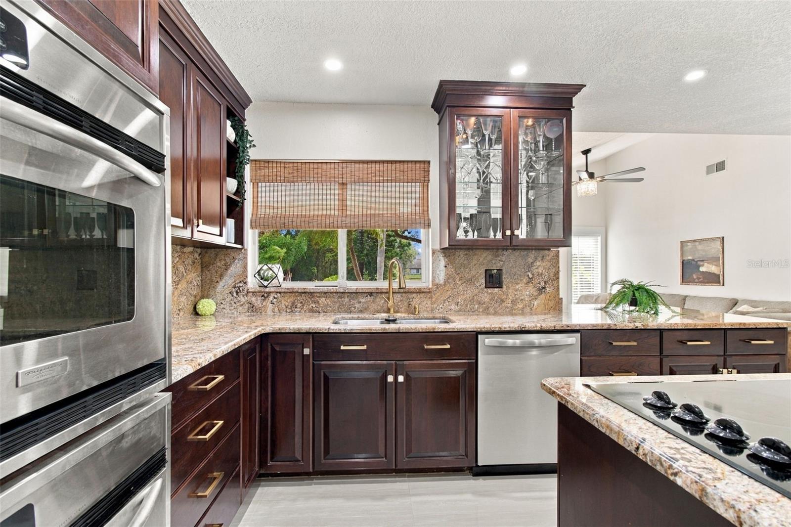 15113 ALEXIS DR — photo 11