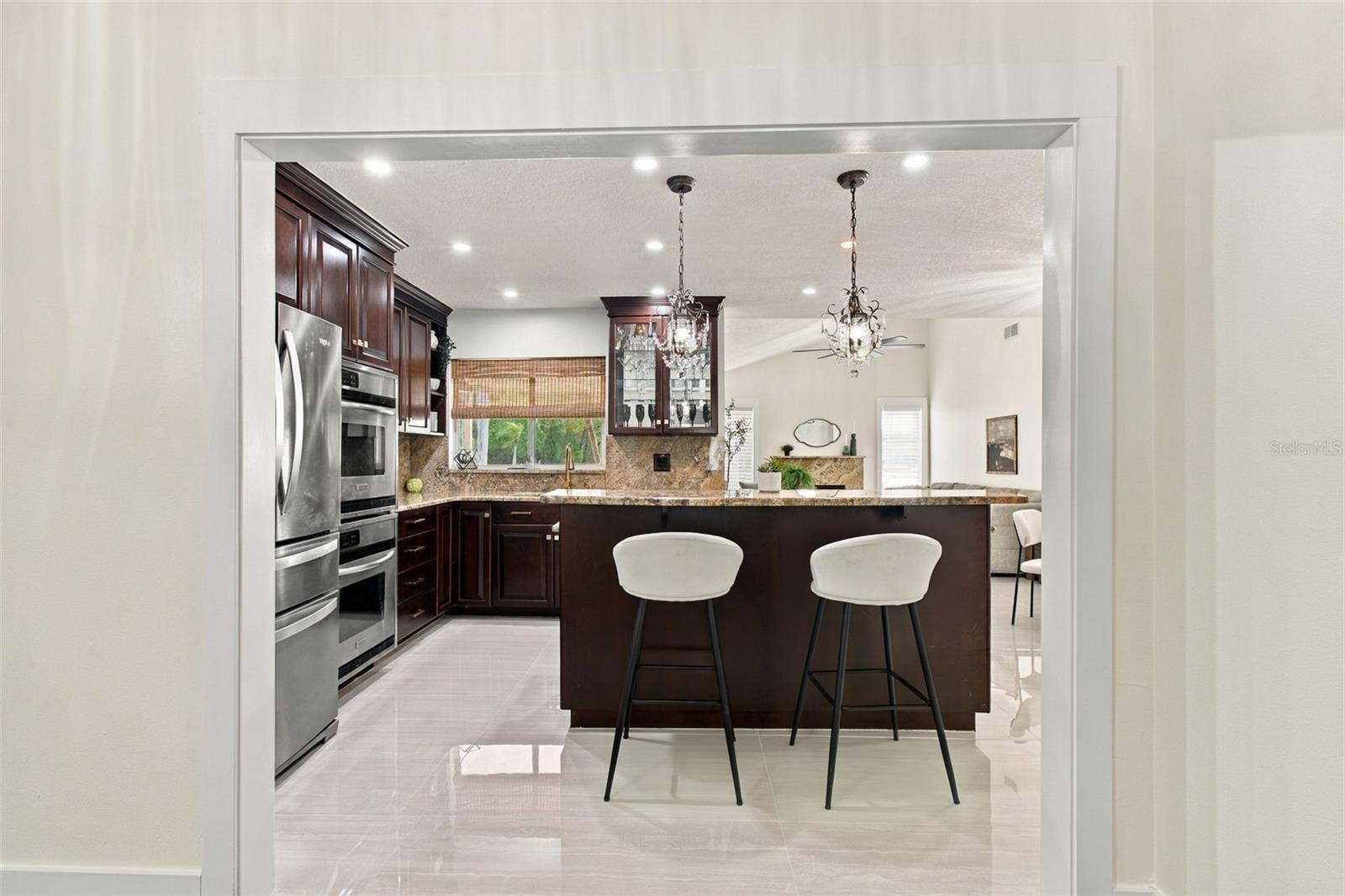15113 ALEXIS DR — photo 10