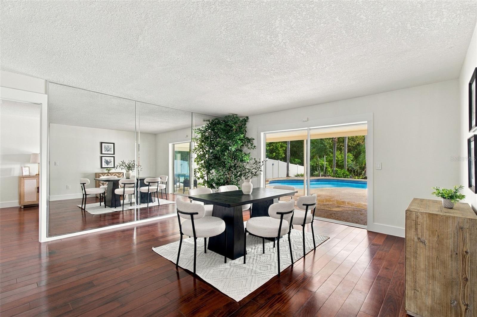 15113 ALEXIS DR — photo 22
