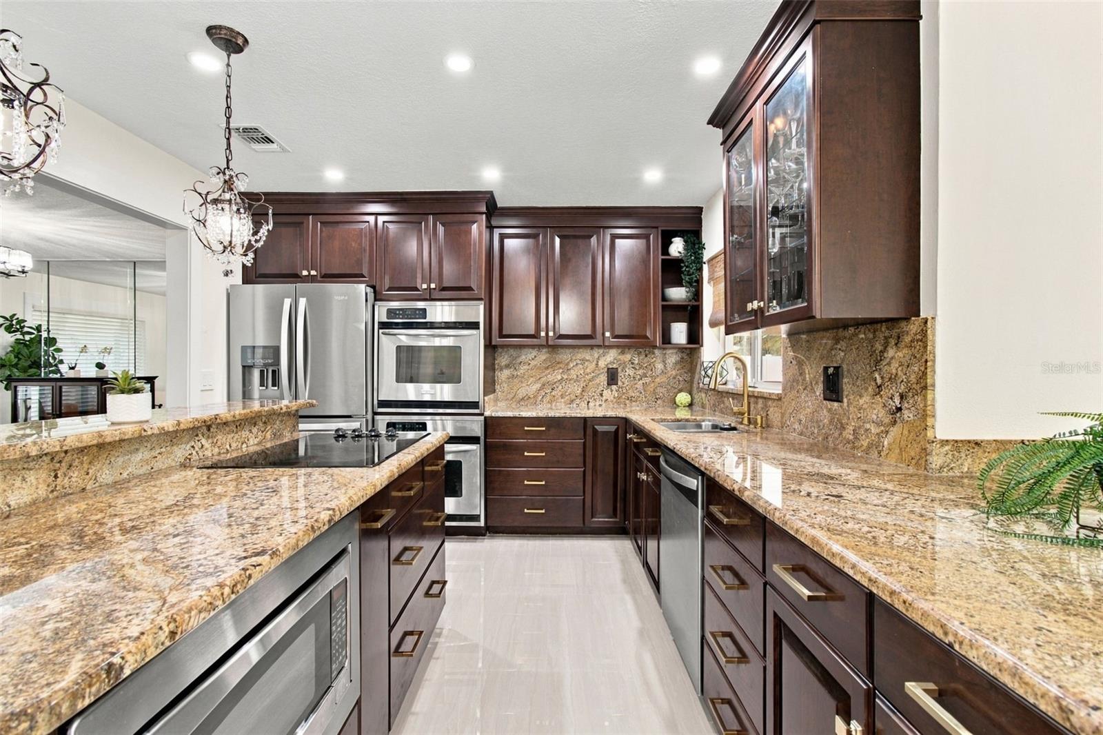 15113 ALEXIS DR — photo 13