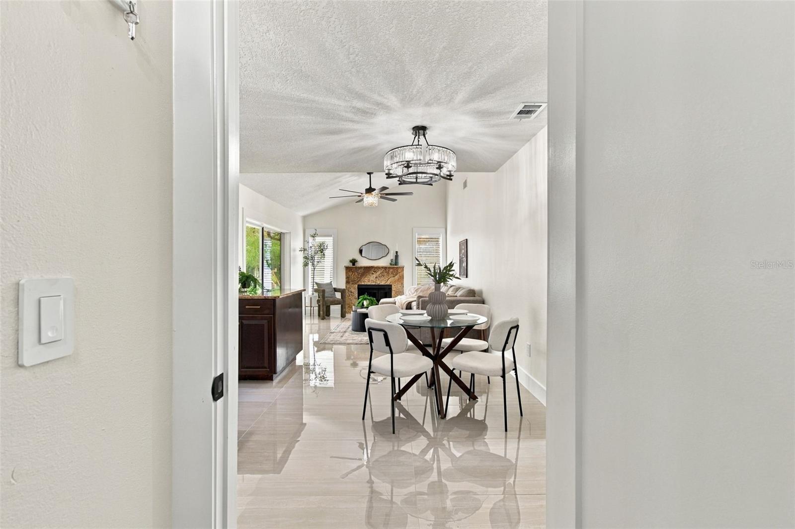 15113 ALEXIS DR — photo 19