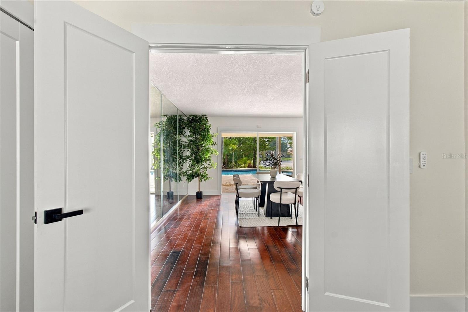 15113 ALEXIS DR — photo 25