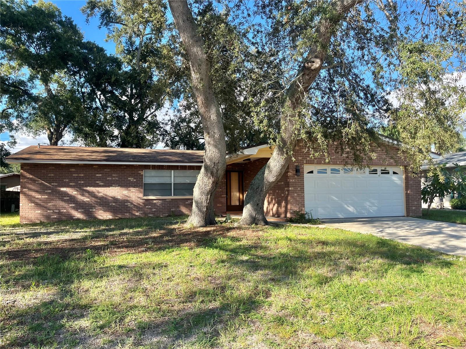 2080 SUN TREE CIR N — photo 15