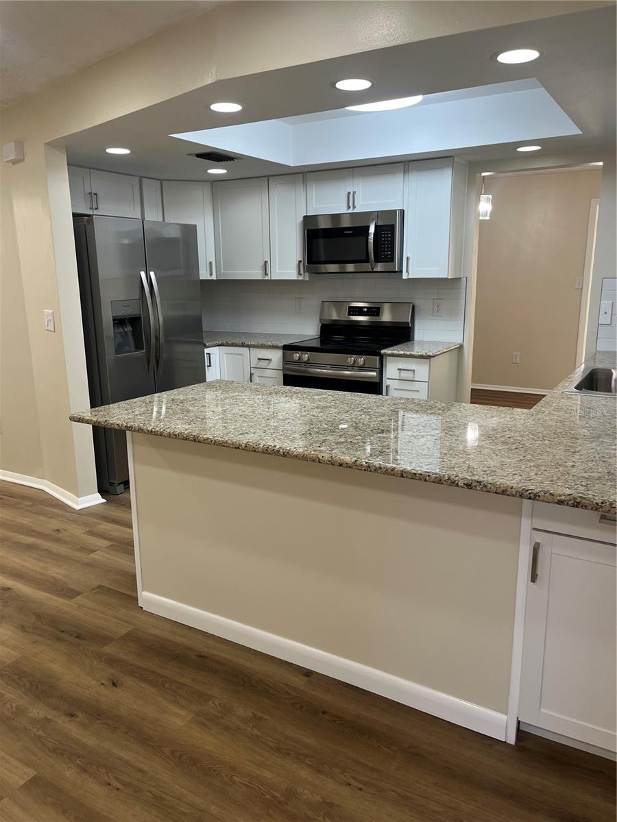 2080 SUN TREE CIR N — photo 2