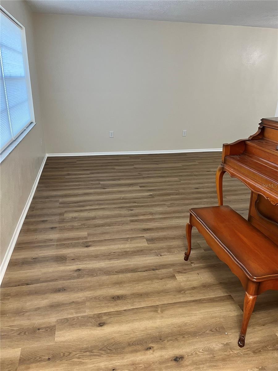 2080 SUN TREE CIR N — photo 5