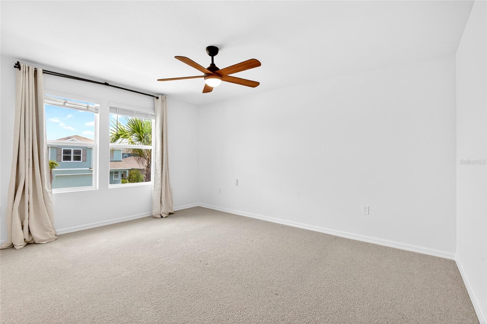 3809 AMBERSWEET XING — photo 25