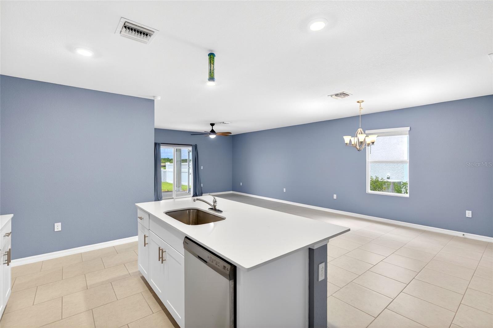 3809 AMBERSWEET XING — photo 11
