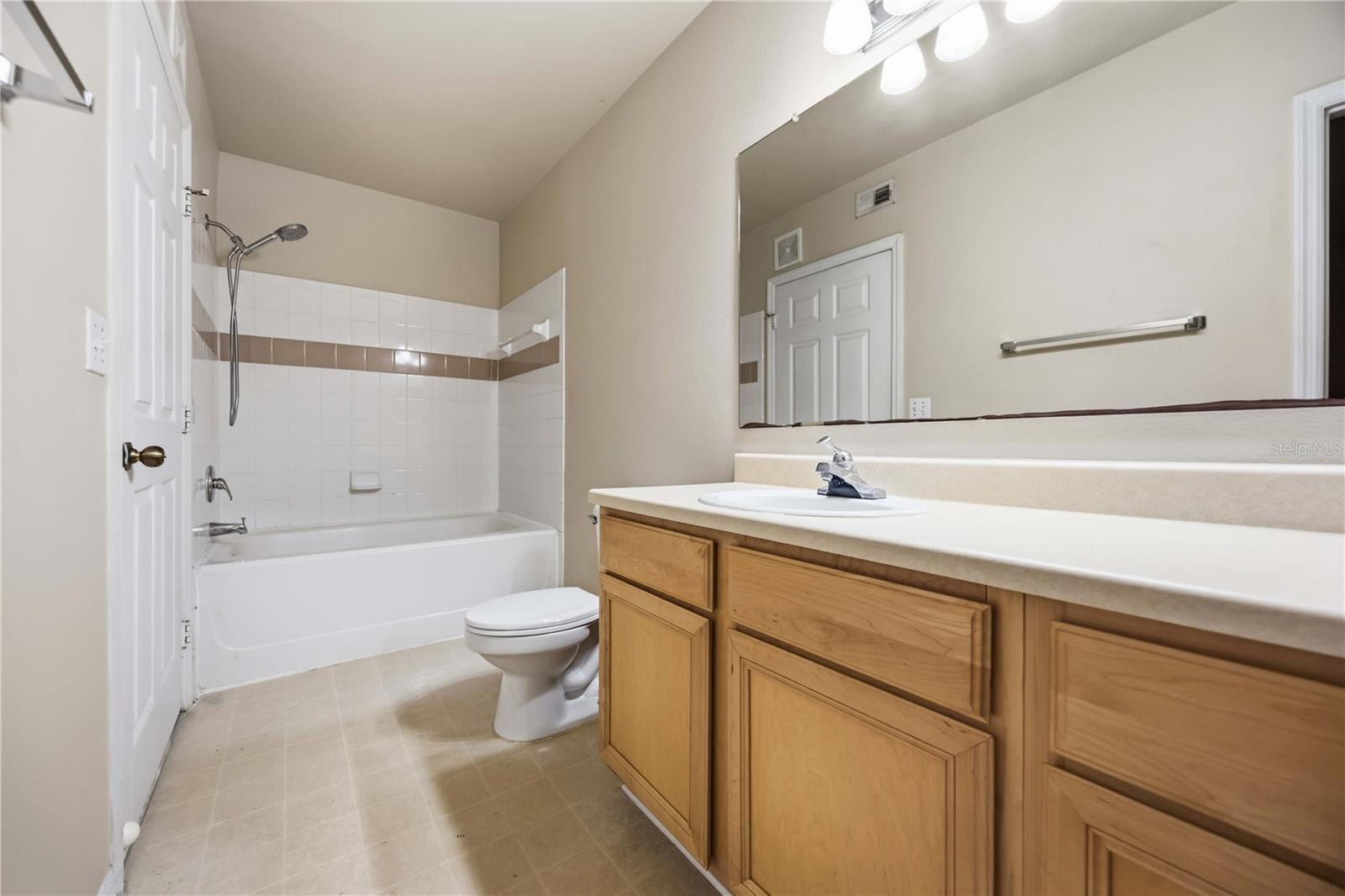 1195 VILLAGIO CIR #206 — photo 24